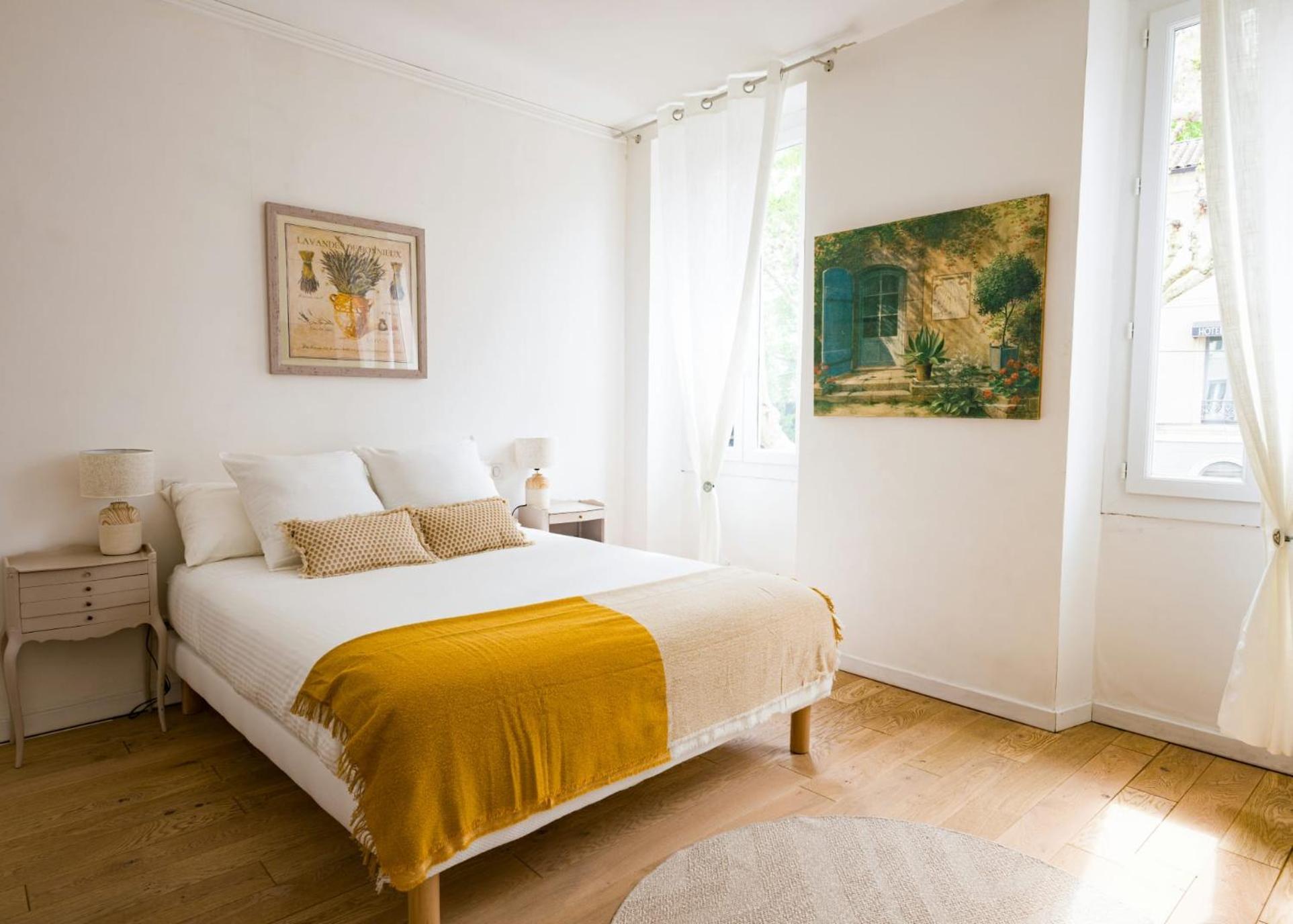 Les Chambres De Reseau Louisanne Сен-Реми-де-Прованс Экстерьер фото