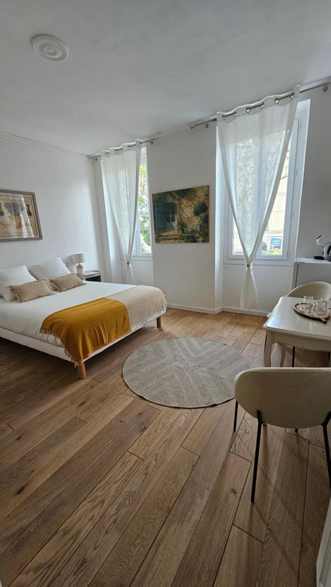 Les Chambres De Reseau Louisanne Сен-Реми-де-Прованс Экстерьер фото